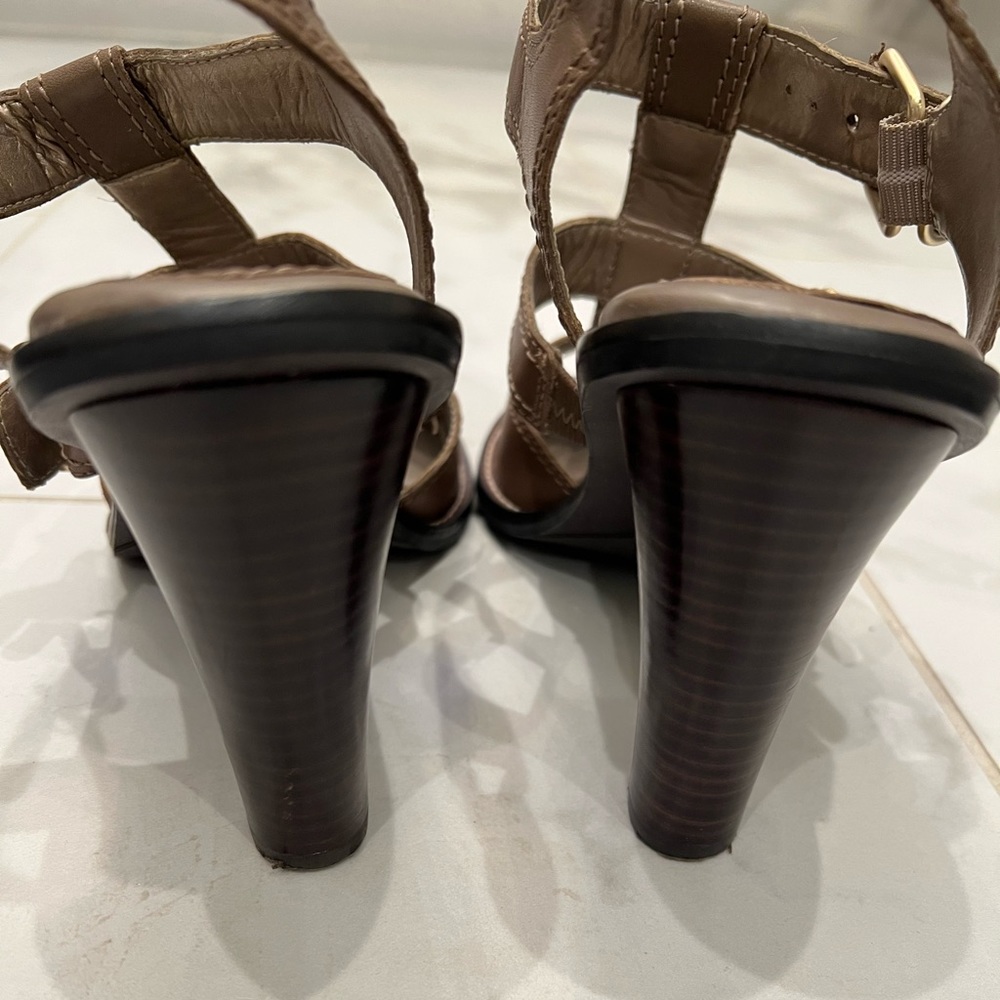 Banana Republic leather sandals/heels Size 9 - Picture 4 of 7